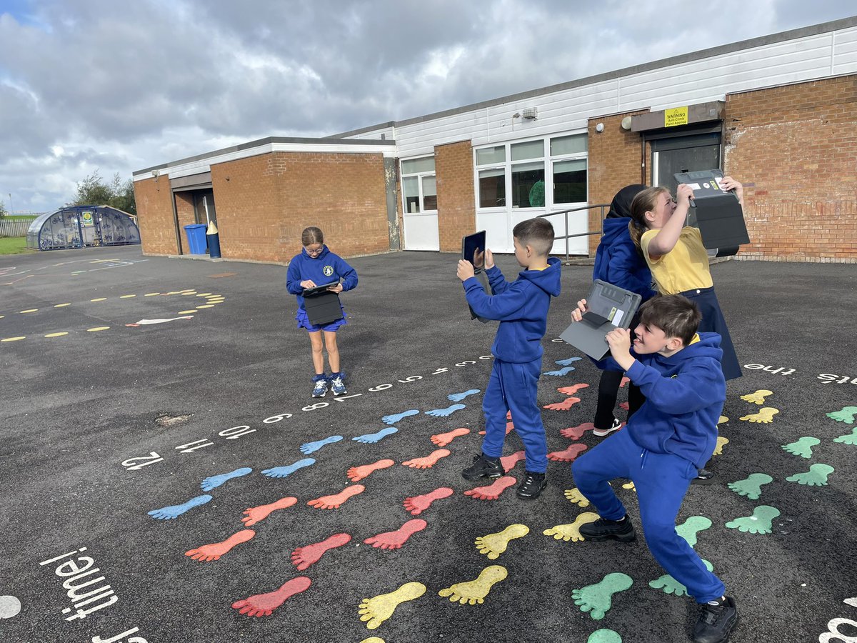 sandaigprimary's tweet image. P5 STEM are learning about identifying cloud formation! Amazing work from everyone! @GSC1 #GSCLearningLab @STEMGlasgow
@STEMLearninguk @Jane_Arthur_
@Doug_GCC
@RAISEScotland