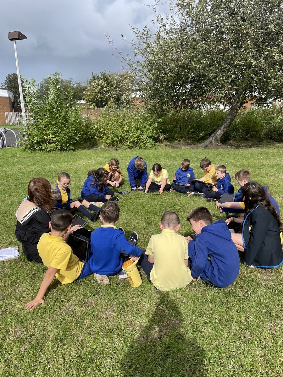 sandaigprimary's tweet image. P5 STEM are learning about identifying cloud formation! Amazing work from everyone! @GSC1 #GSCLearningLab @STEMGlasgow
@STEMLearninguk @Jane_Arthur_
@Doug_GCC
@RAISEScotland