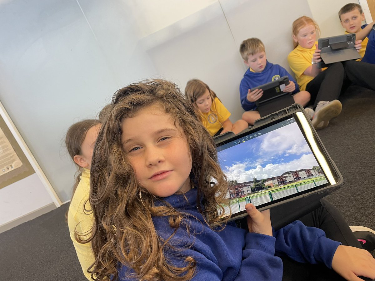 sandaigprimary's tweet image. P5 STEM are learning about identifying cloud formation! Amazing work from everyone! @GSC1 #GSCLearningLab @STEMGlasgow
@STEMLearninguk @Jane_Arthur_
@Doug_GCC
@RAISEScotland