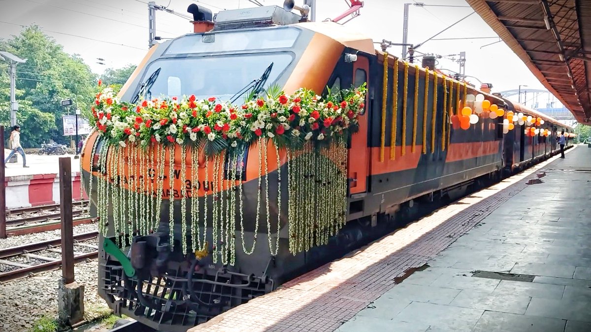 #इटावा जंक्शन को अमृत भारत एक्सप्रेस ट्रेन की सौगात 🎊  छपरा - आनंद विहार टर्मिनल बीच चलेगी  

छपरा आनंद विहार टर्मिनल के बीच अभी चल रही स्पेशल ट्रेन को ही अमृत भारत एक्सप्रेस के रैक के साथ बदला जाएगा

#Etawah <a href="/EtwStation86436/">SS / ETW / NCR</a> <a href="/RailMinIndia/">Ministry of Railways</a>