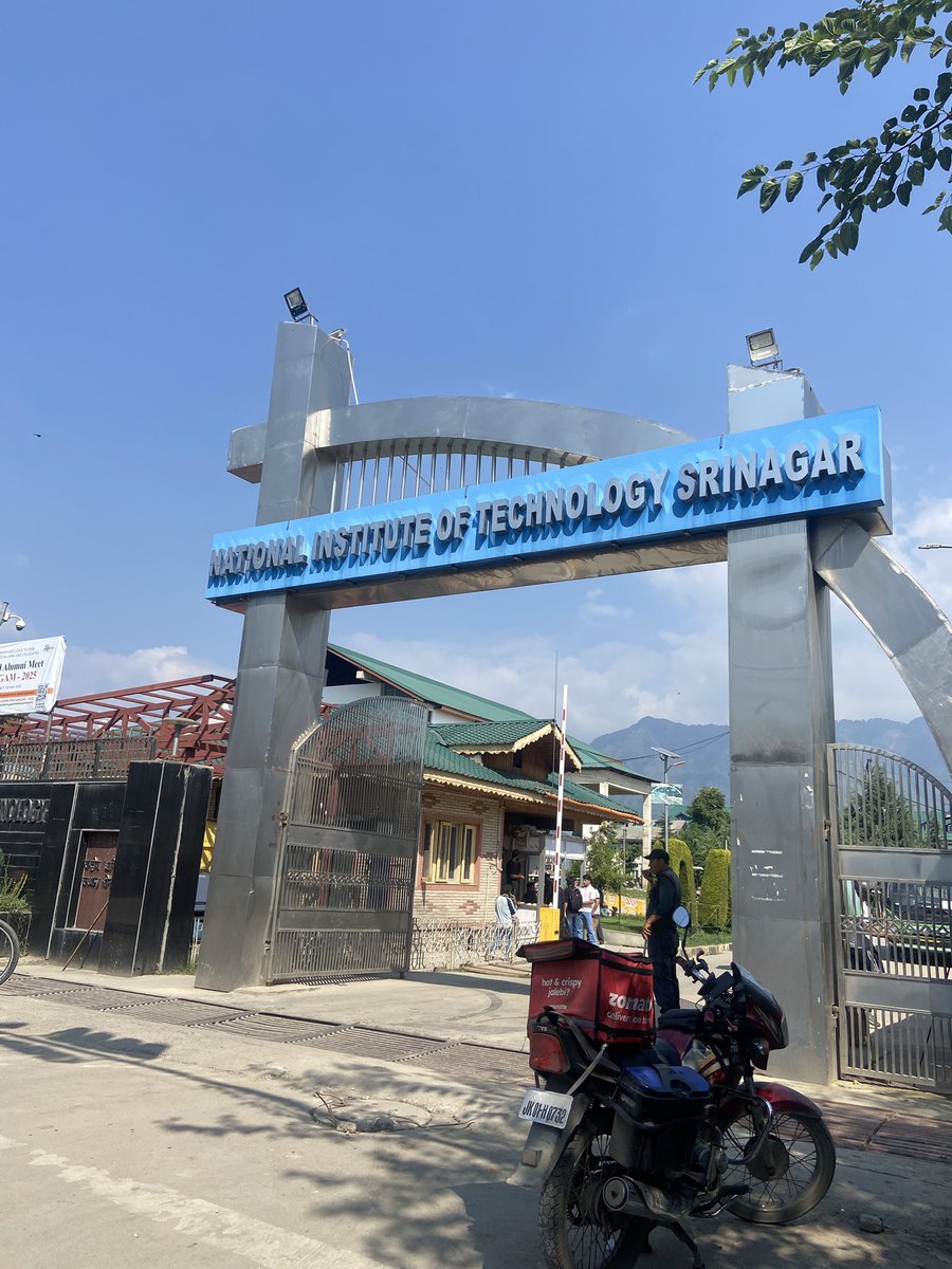 عُ 🕊️ tweet media