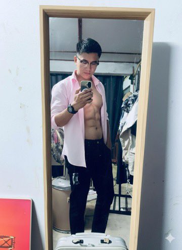 อยากมีซิกแพ็ค  : เข้าฟิตเนส ❌  
                               เข้า Gemini ✅ 😊