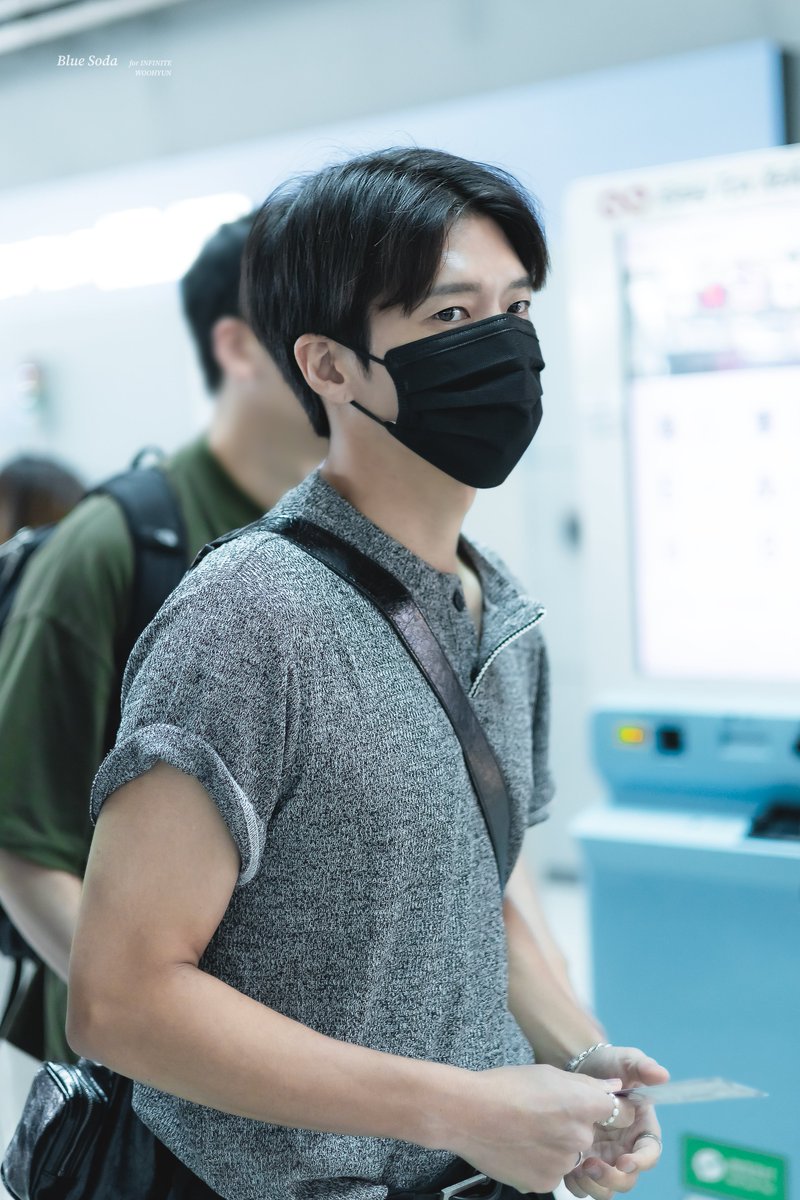 250913 ICN

테토남 그 자체다 -ˋˏ ♡ ˎˊ-

#남우현 #우현 #인피니트 #INFINITE #NAMWOOHYUN #WOOHYUN