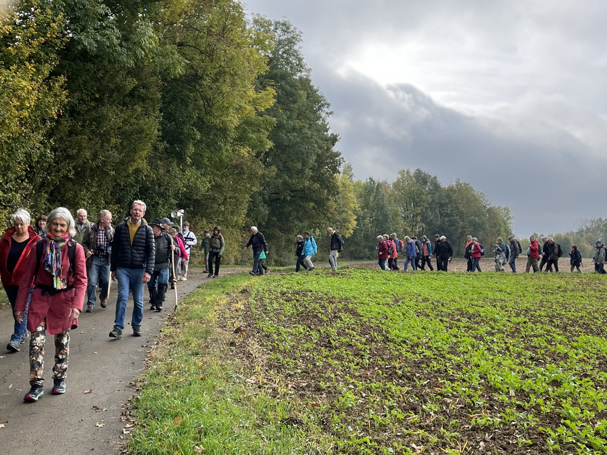 Diese Woche zwei Ansprachen zu Verabschiedungsfeiern und Beerdigungen! 
Es bleibt die Frage:
WAS IST DER MENSCH - WAS KANN ER SEIN 
Wer diese Frage lebenslang stellt, bleibt auf der Suche nach SEINEM SEIN und verwirklicht es. Er entkommt der Selbstgenügsamkeit, geht seinen Weg