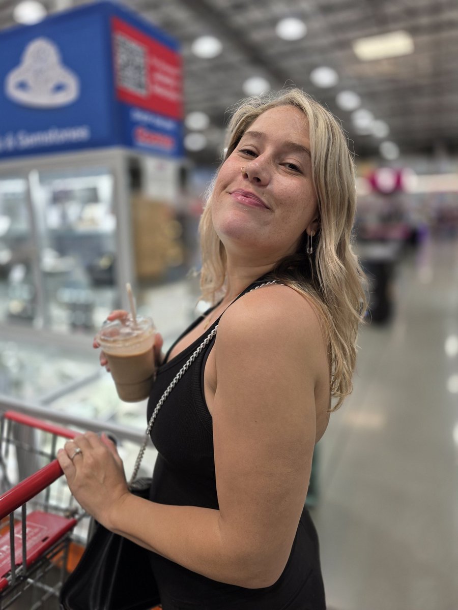 Take me to Costco and I'll suck your dick in the bathroom.