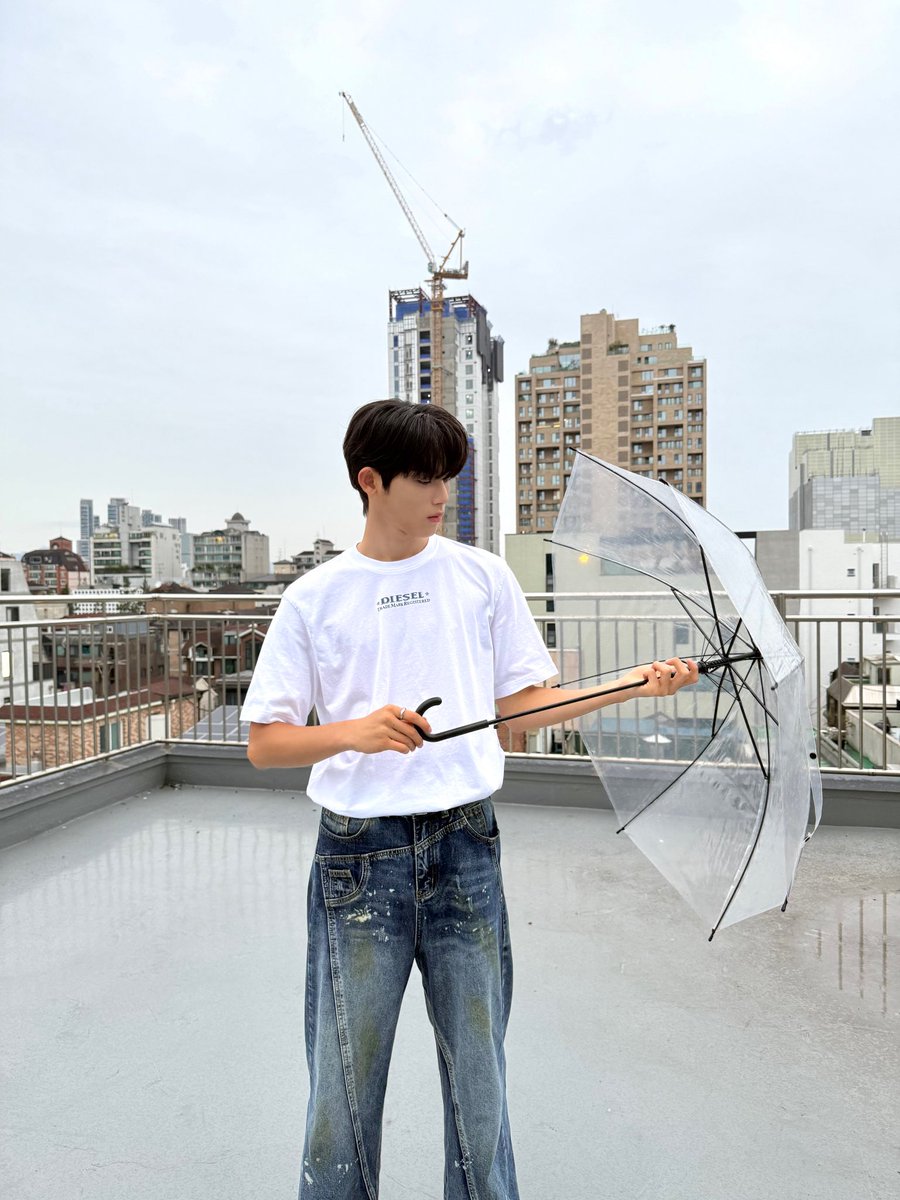 [#チェハンビン] 傘の色んな使い方😀😀
#THEWIND #The_Wind