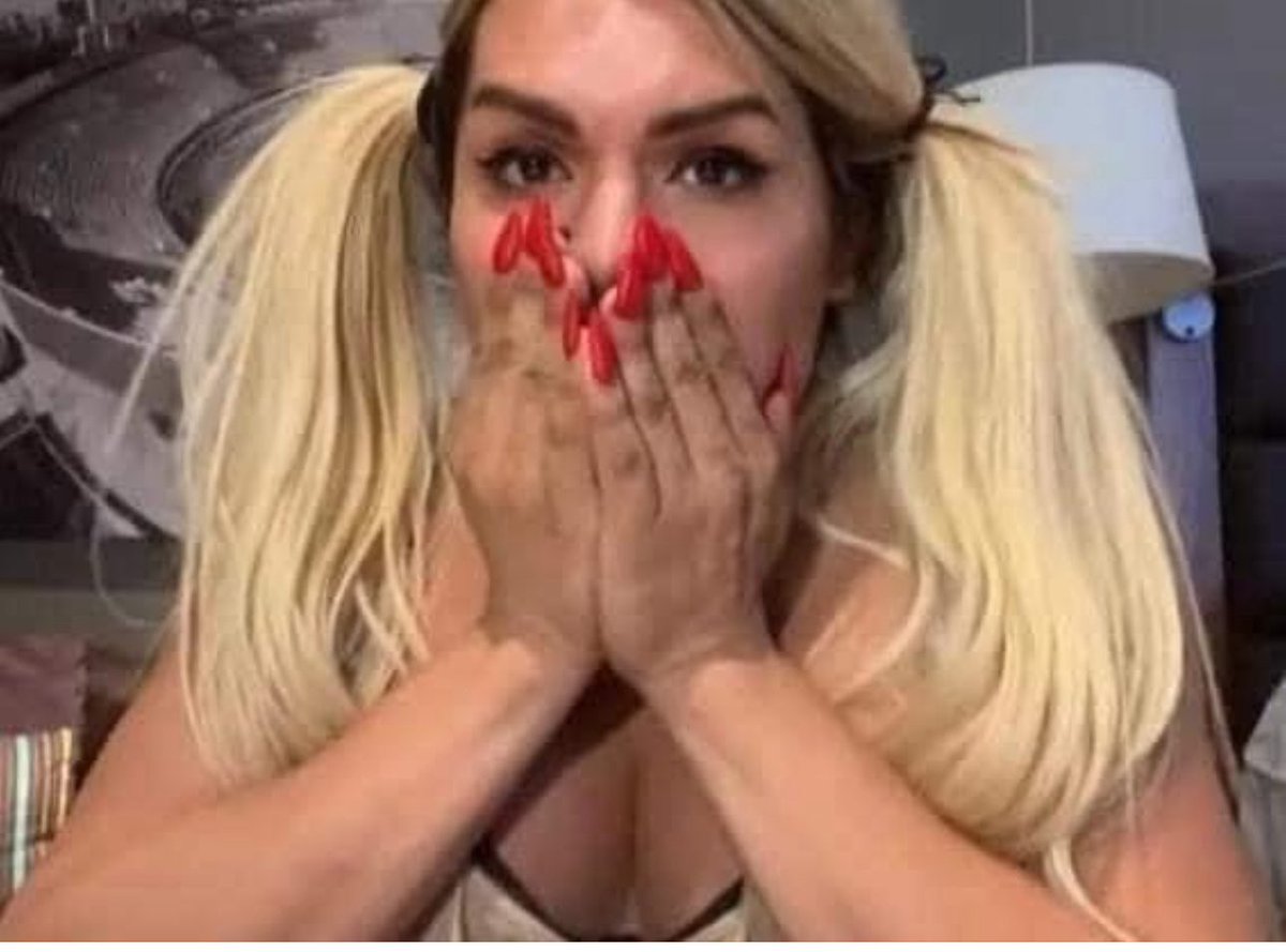 Lolita REAL 🍌 tweet media