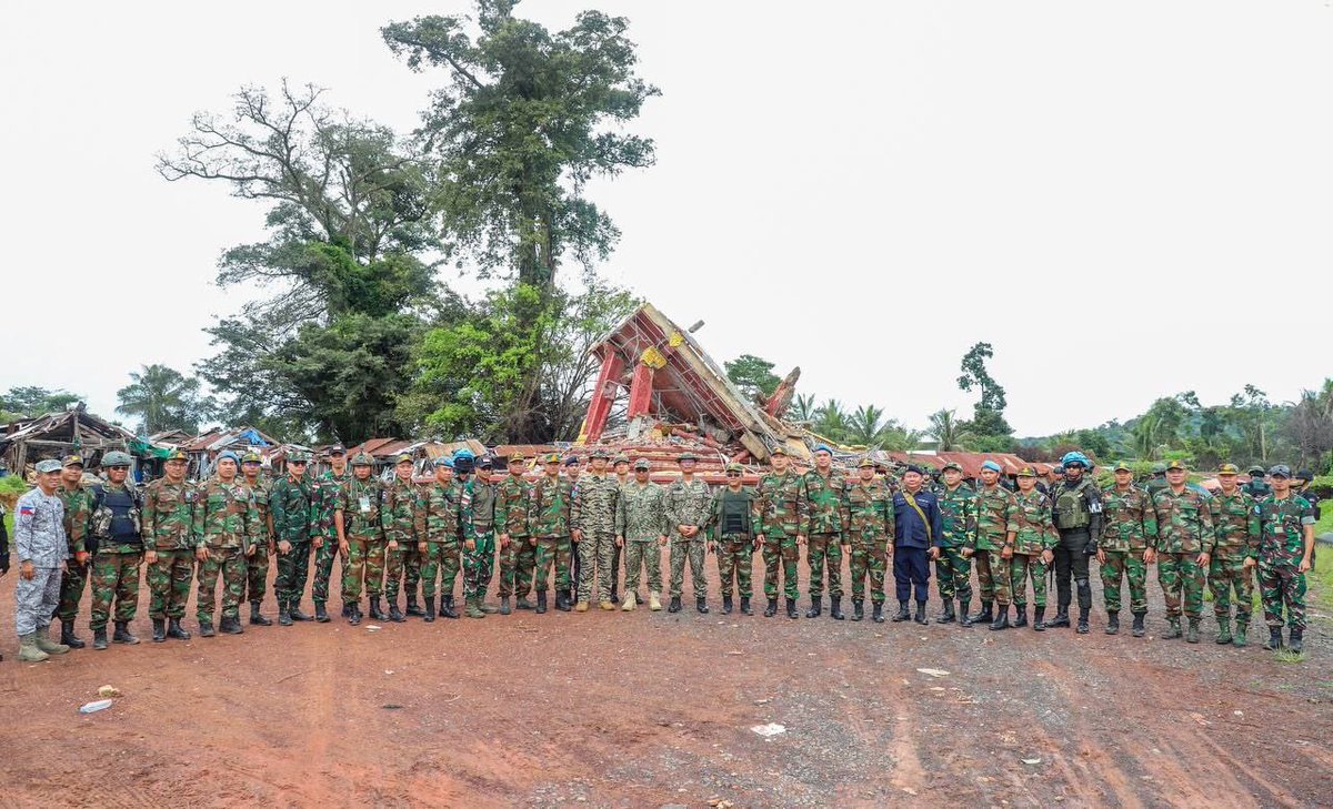 pheaktraneth's tweet photo. On the morning of Saturday, 13 September 2025, the Interim Observer Team (IOT), based in Choam Khsant District, Preah Vihear Province, led by Brigadier General Dato’ Pahlawan Asri bin Shukor, Director of the Training Department of the Malaysian Army Command and Head of the IOT (HOM) Mission, and his team, was invited to observe, verify, and report on the situation at the An Ses border Checkpoint, Preah Vihear Province, under the coordination of the Ministry of National Defence of the Kingdom of Cambodia.