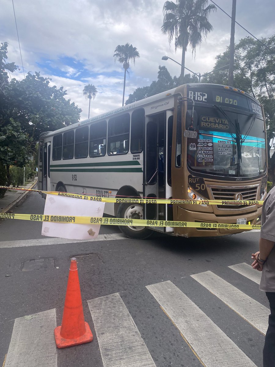 EventualesO's tweet photo. Ganaremos esta lucha cueste lo que cueste! Esperando que nos dé la cara @martibatres @Claudiashein @salomonj @MLS_censura @RockAvilaISSSTE #oaxaca y la revocación inmediata de los 17 contratos 70/71 así como la salida de las autoridades https://t.co/pi93YI30UU