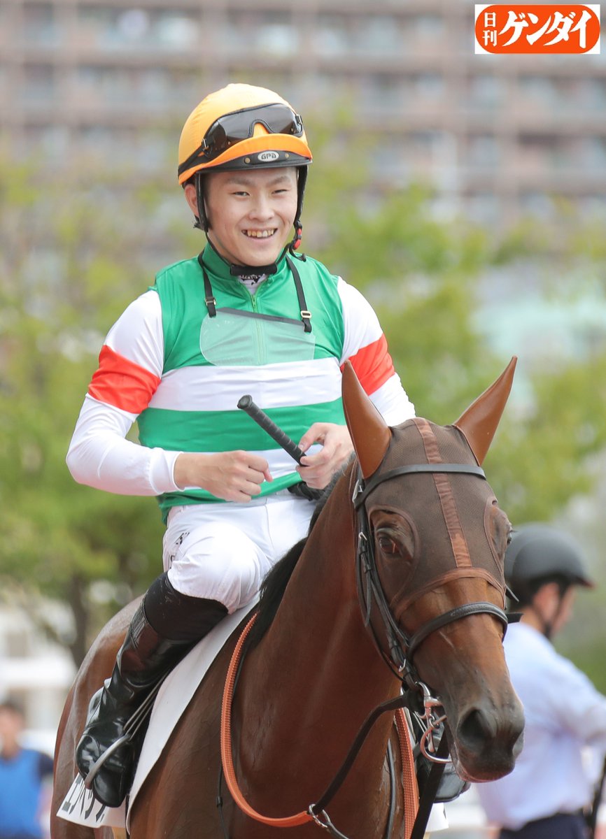 復帰後初勝利は西村淳也騎手。 阪神7Rでエンベッカを勝利に導き