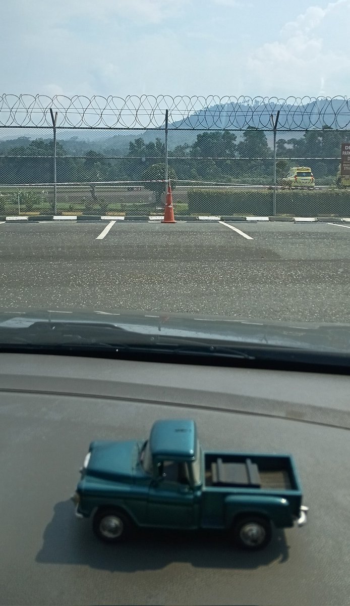 Come to mama....
Country road....