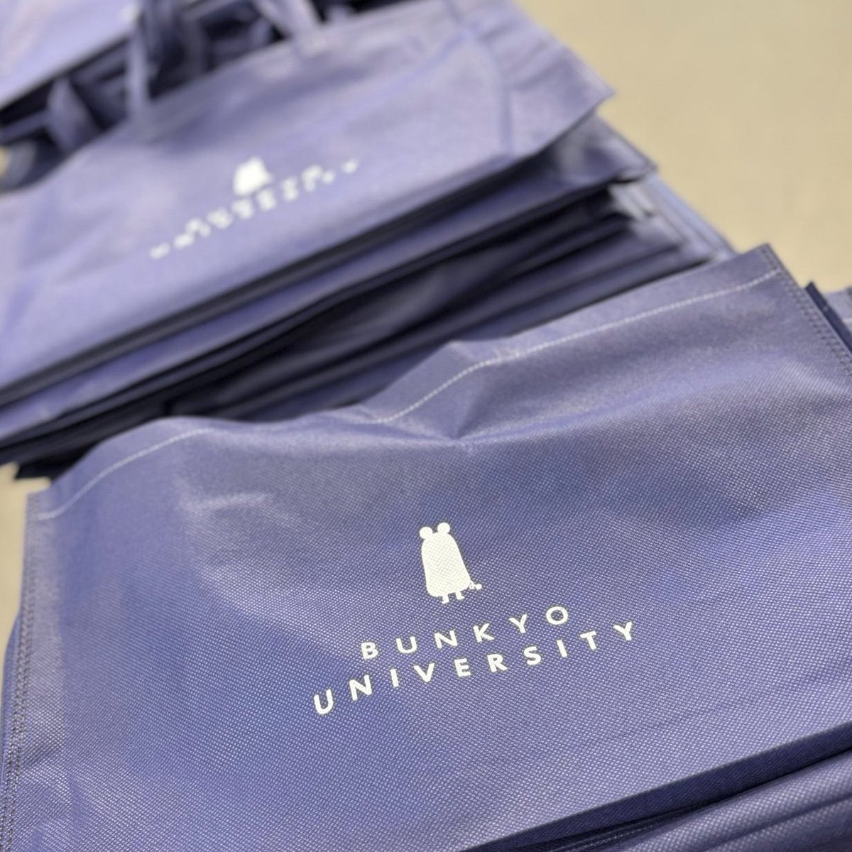 #文教大学 越谷オープンキャンパスは明日、9/14（日）に開催👏先ほど準備が終わりました！

大学紹介や入試説明、キャンパスツアーを通じて、ぜひ「未来の自分」を思い描いてみませんか？

2025年度最後のオープンキャンパスとなります。皆さまのご来場をお待ちしています✨
bunkyo.ac.jp/admission/even…