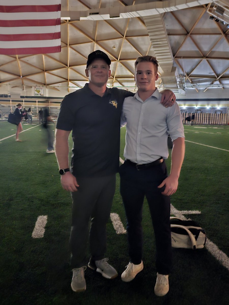 Cochran_jeffc's tweet image. Awesome night for hoco 2025. Even better beating our rivals.