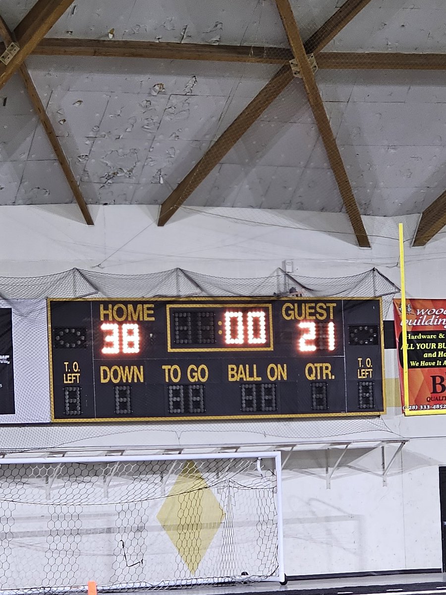 Cochran_jeffc's tweet image. Awesome night for hoco 2025. Even better beating our rivals.