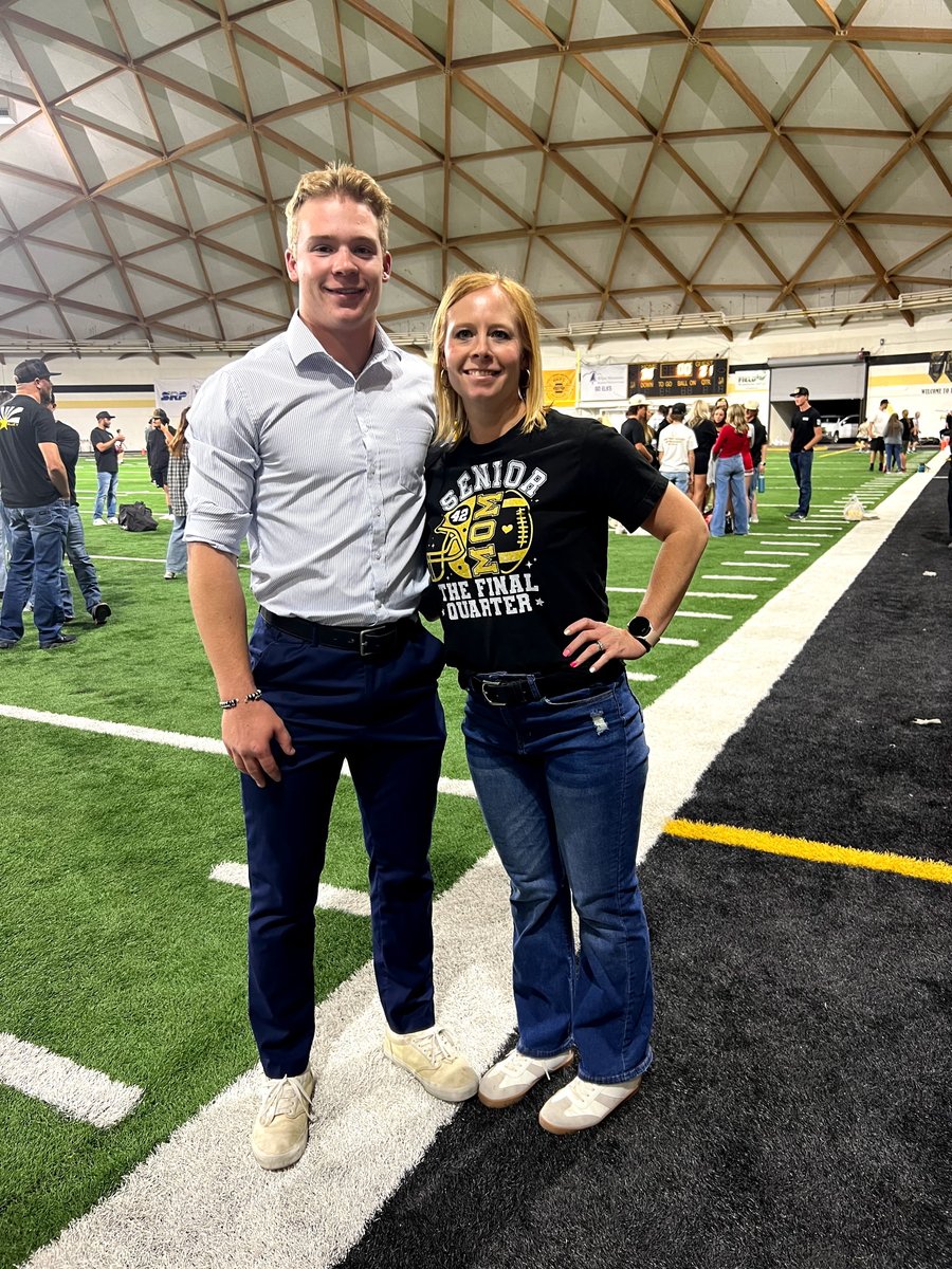 Cochran_jeffc's tweet image. Awesome night for hoco 2025. Even better beating our rivals.