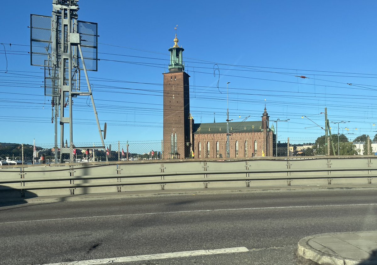 fwallner's tweet photo. Passerar huvudstad i sol. Lite tävlan och sen partaj. https://t.co/MQxN4CBXtq