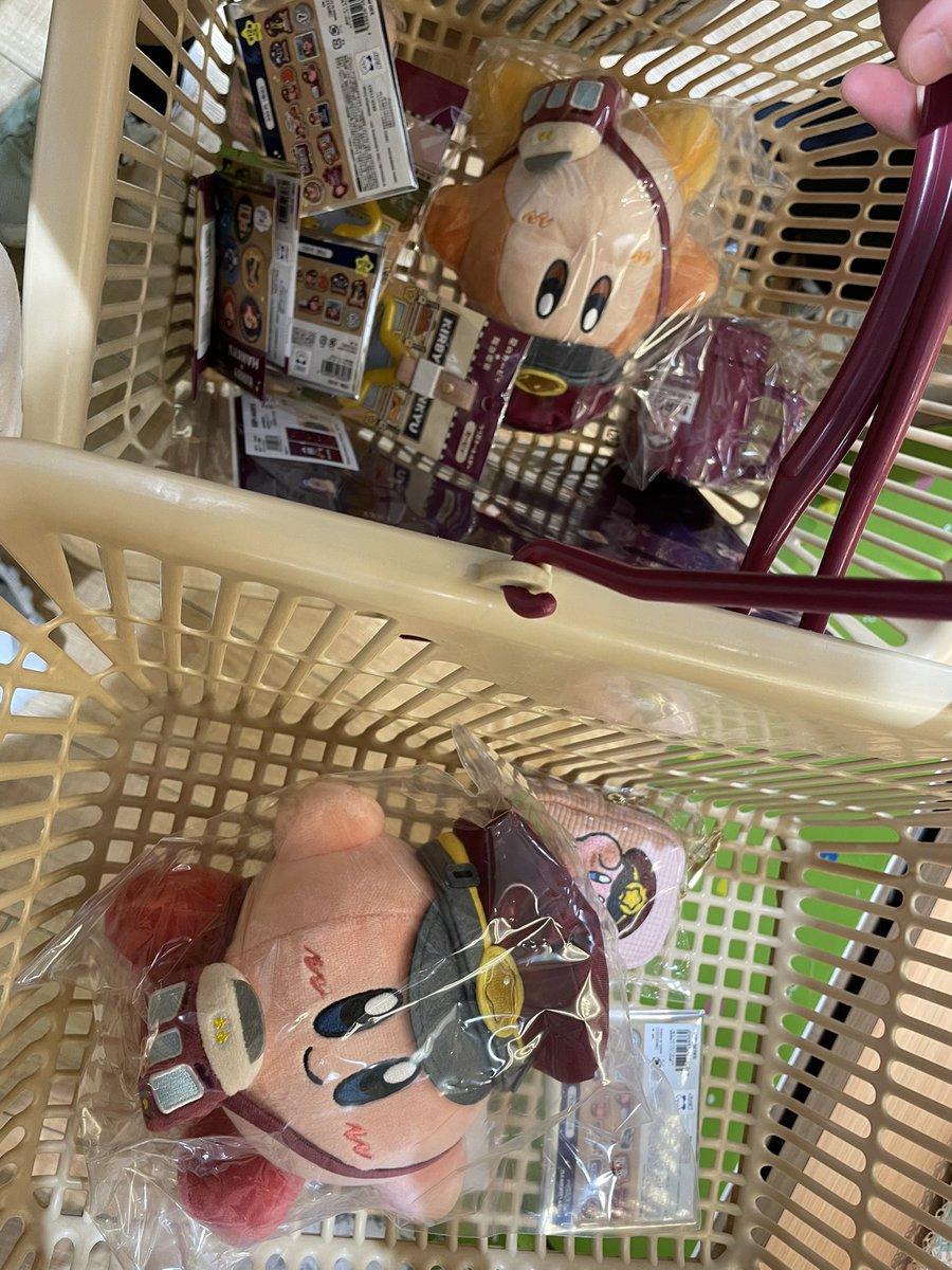 zollfckj's tweet photo. さすが梅田のキディランド
阪急カービィ商品の在庫豊富すぎる
売り切れゼロ https://t.co/gkMfvBn5SF