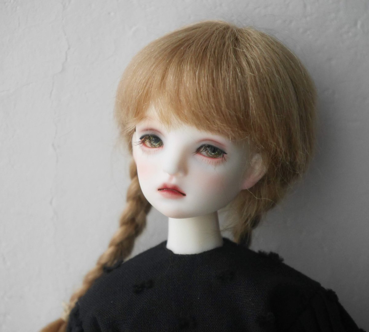 tanas2023's tweet image. つけまつ毛あると目に光が入りにくい😔
せっかく小さいながらもキレイなアイなのに🥺
公式画像ではつけまついてないんだよなぁ…
まつ毛取っちゃいたいけど一緒にメイク剥がれたりしたらと思ったら怖い😨
 #maskcatdoll  #inez