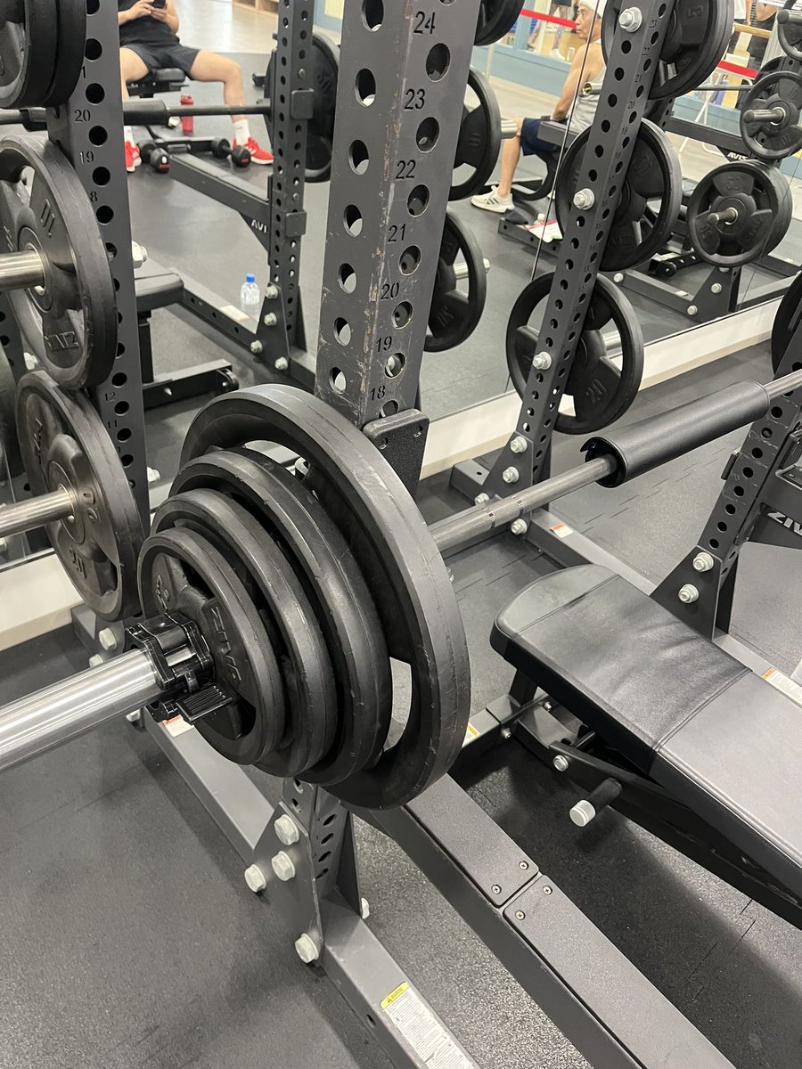 よっしゃー
やっとベンチプレス95kg上がった
2.5kg上げるのに8ヶ月かかった。
後5kg‼️