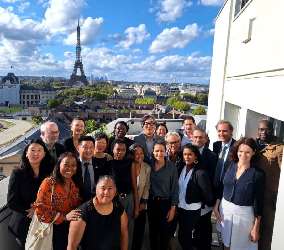 TeyssierdOrfeui's tweet image. Merci à Madame la Ministre @sarahelhairy, Haute-Commissaire à l’enfance, pour cette réunion avec les associations qui constitue une étape importante dans le processus de reconnaissance par l’Etat des pratiques illicites dans l’adoption internationale en France.
@moniquelimon38