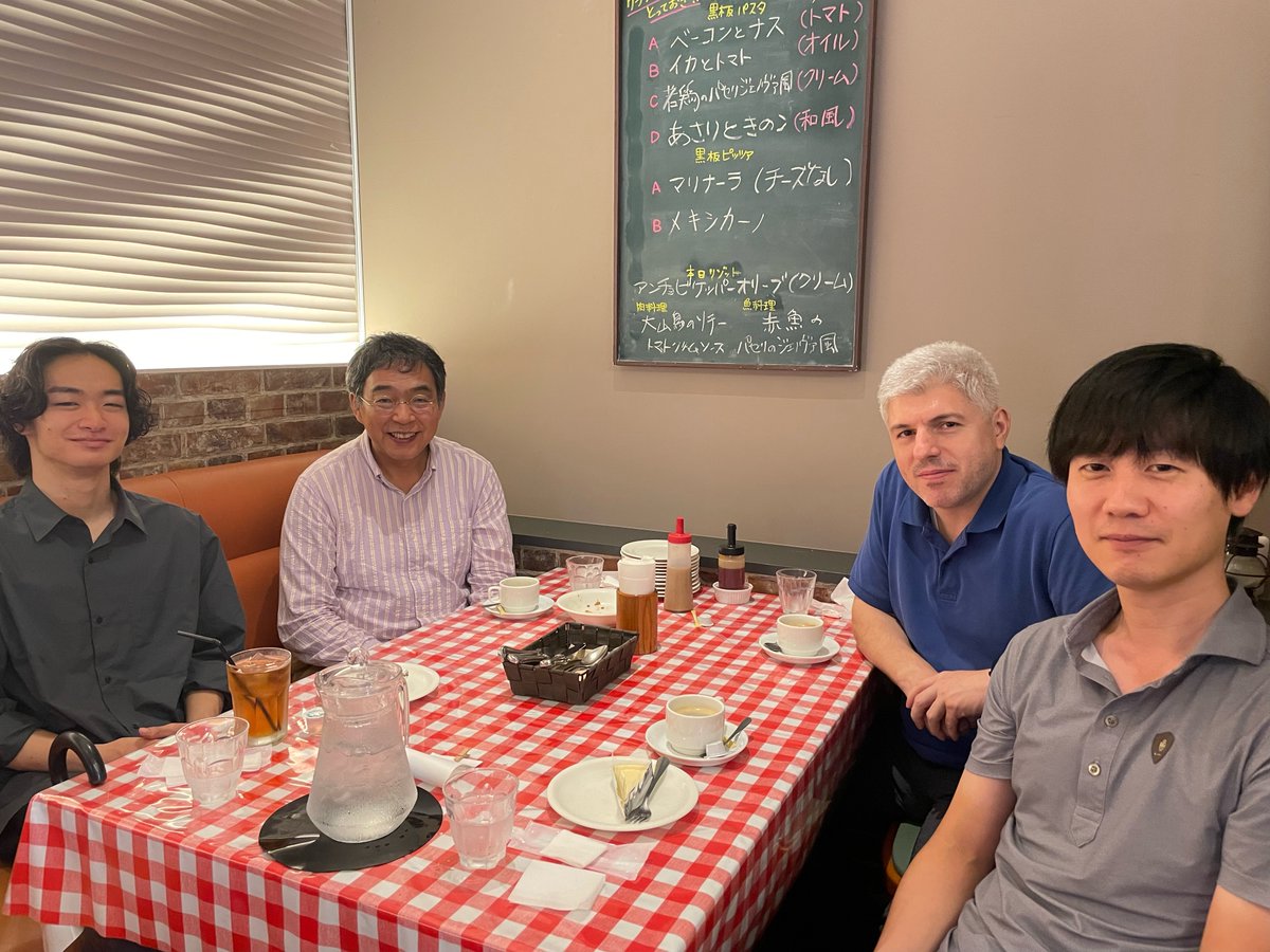 PIodide's tweet image. 2025年7~８月MVR (Monthly MVR (Most Valuable Researcher)) 
竹内丈士 (M2) 
受賞理由：ラジカル化学と計算化学に関するを知識を習得し、それらを組み合わせることで、DFT計算による反応中間体の反応性および選択性の裏付けに成功したことを讃え、ここに表彰する。