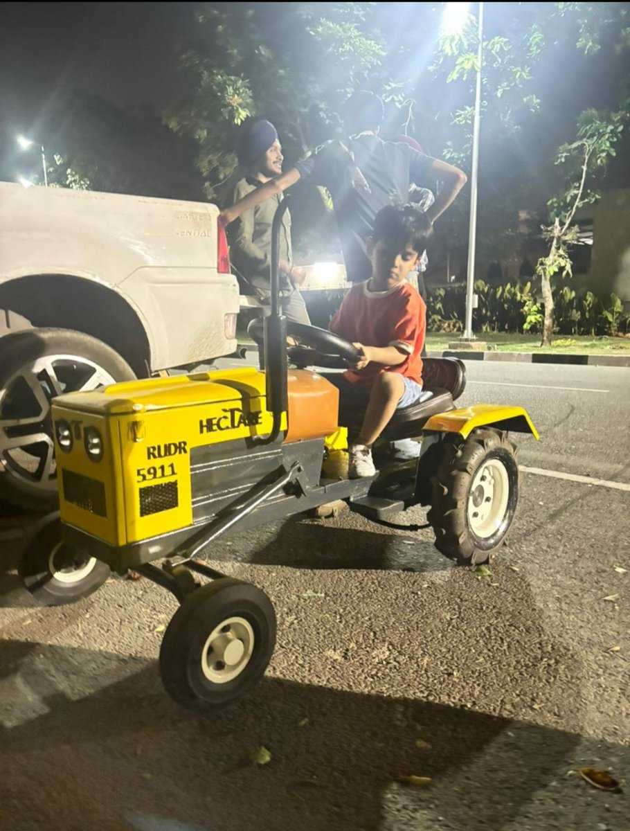 flyingbird45's tweet photo. @anandmahindra Built this one for my boy. Fully functional electric tractor. He enjoys it a lot at our farm. I have requests from many friends to build more such tractors for kids. This is a great market opportunity sir also it connects them with our roots. https://t.co/58wpwwdJPh