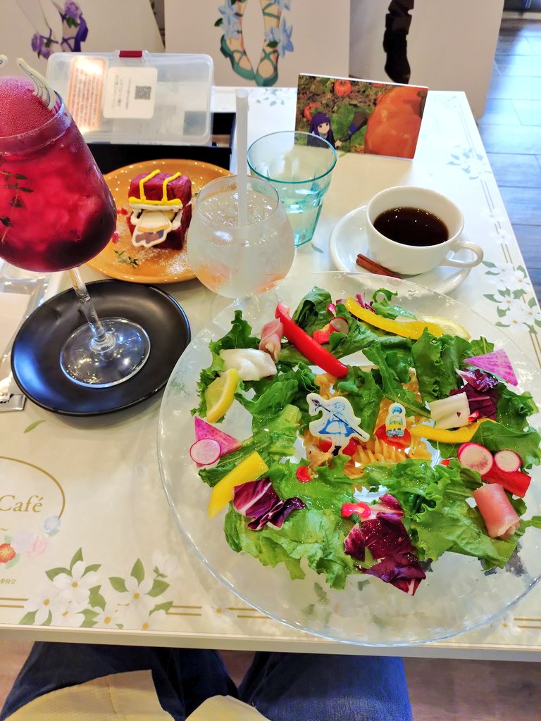 スレイヤーズ展に来たついでにフリーレンのコラボカフェでランチ🍽️