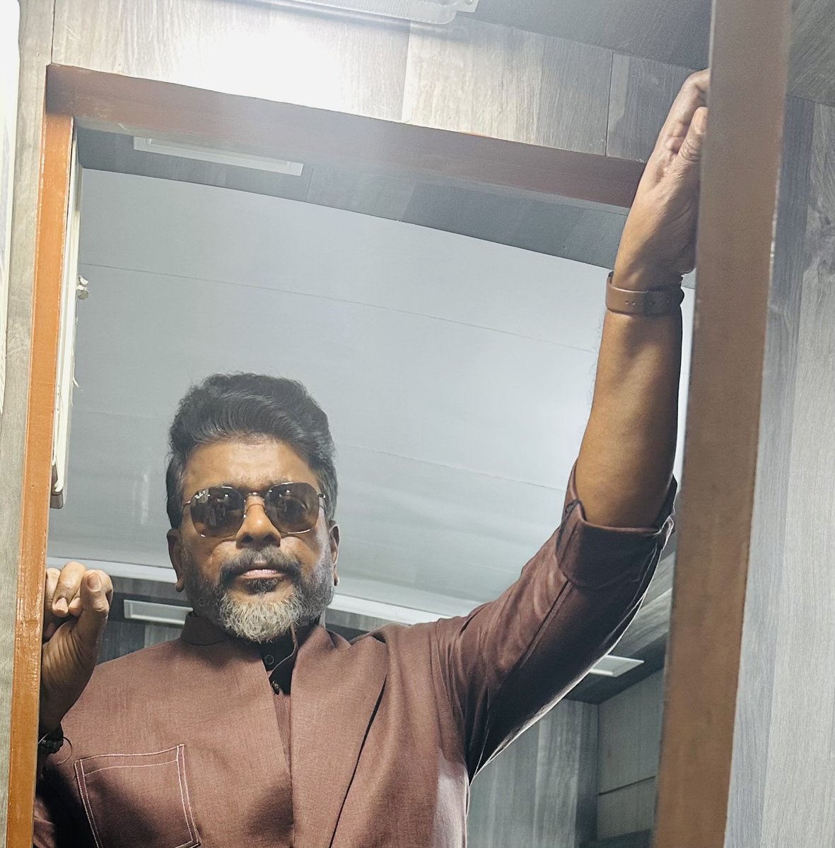 rparthiepan's tweet image. Friends..
இன்று மாலை 4.46க்கு அரசியல் களத்திற்குள் அதிர்வலையை ஏற்படுத்தும் அறிவிப்பு ஒன்று வரப்போகிறது.
உஷார்!!!