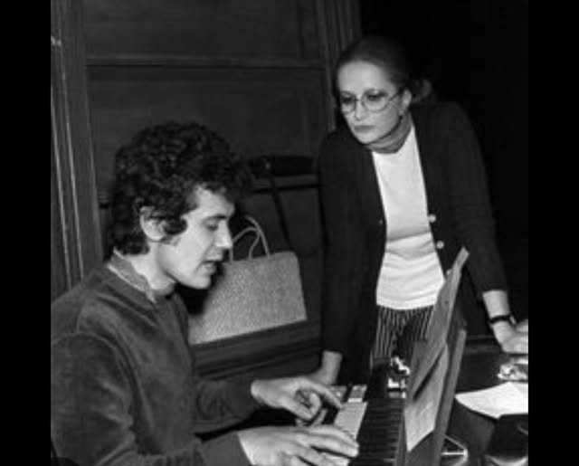 Da Mina a Battisti
impresaoggi.com/it2/2685-da_mi…
Caro Lucio, questa è una lettera che volevo scriverti da tanto, tanto tempo. Ogni volta che sentivo un tuo pezzo, ogni volta che qualcuno, per strada, fischiettava qualcosa di tuo mi veniva voglia di mettermi in contatto con te, ma ho