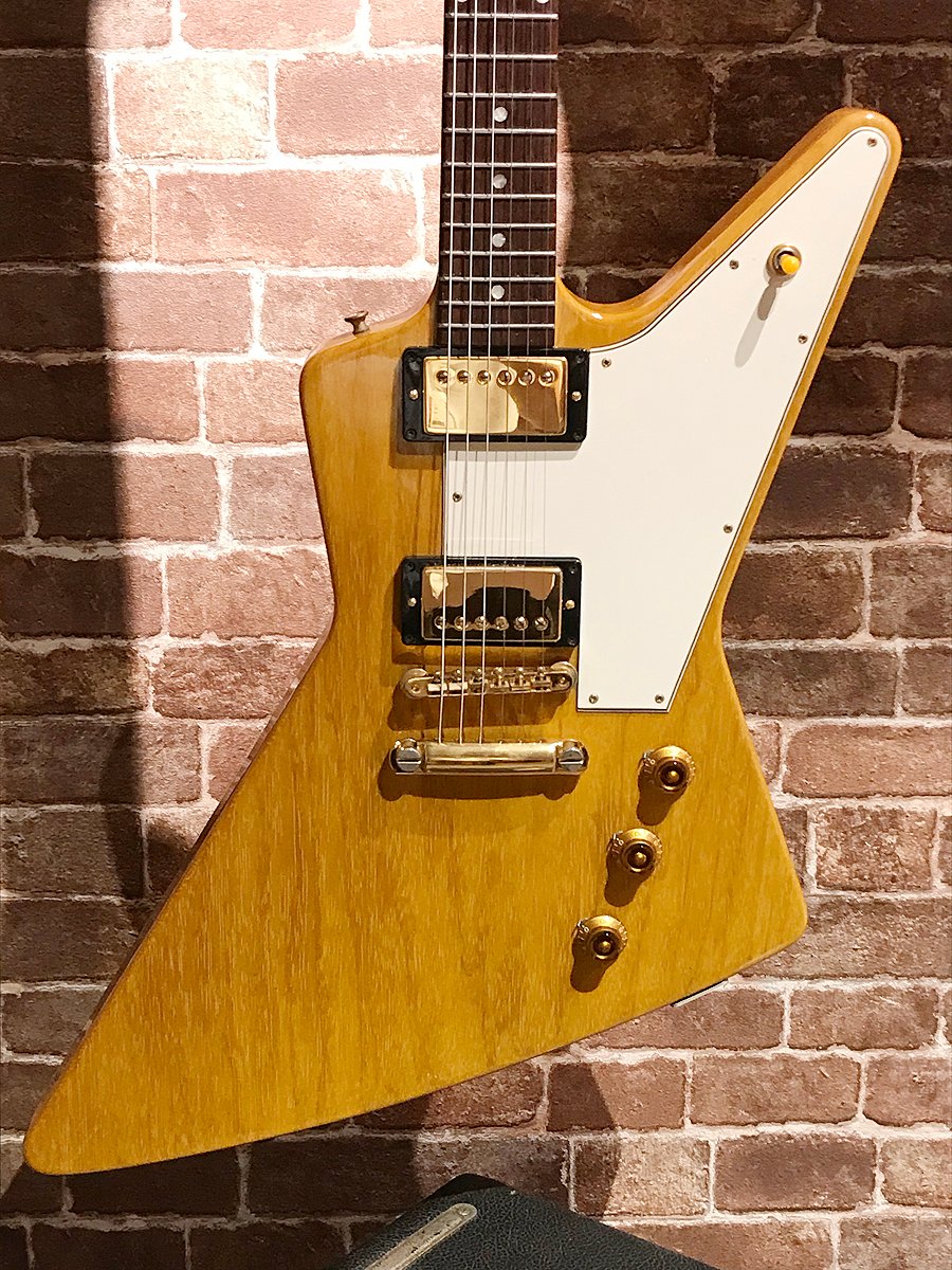 こちらも大変珍しい貴重な個体、1994年製のGibson Explorer Split Head