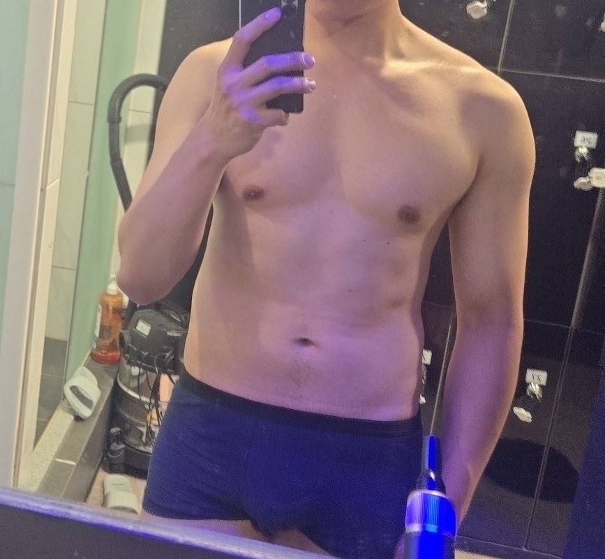 지금 박아주실분?? 수원
#게이 #수원게이 #탑 #바텀 #안싸