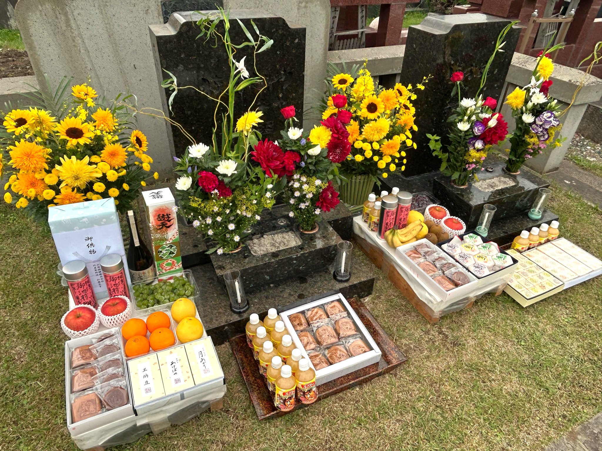 かの棟方志功先生と株式会社SANTORYさんとのコラボレーションにより生まれた。 かの棟方志功先生と株式会社SANTORYさんとのコラボレーション