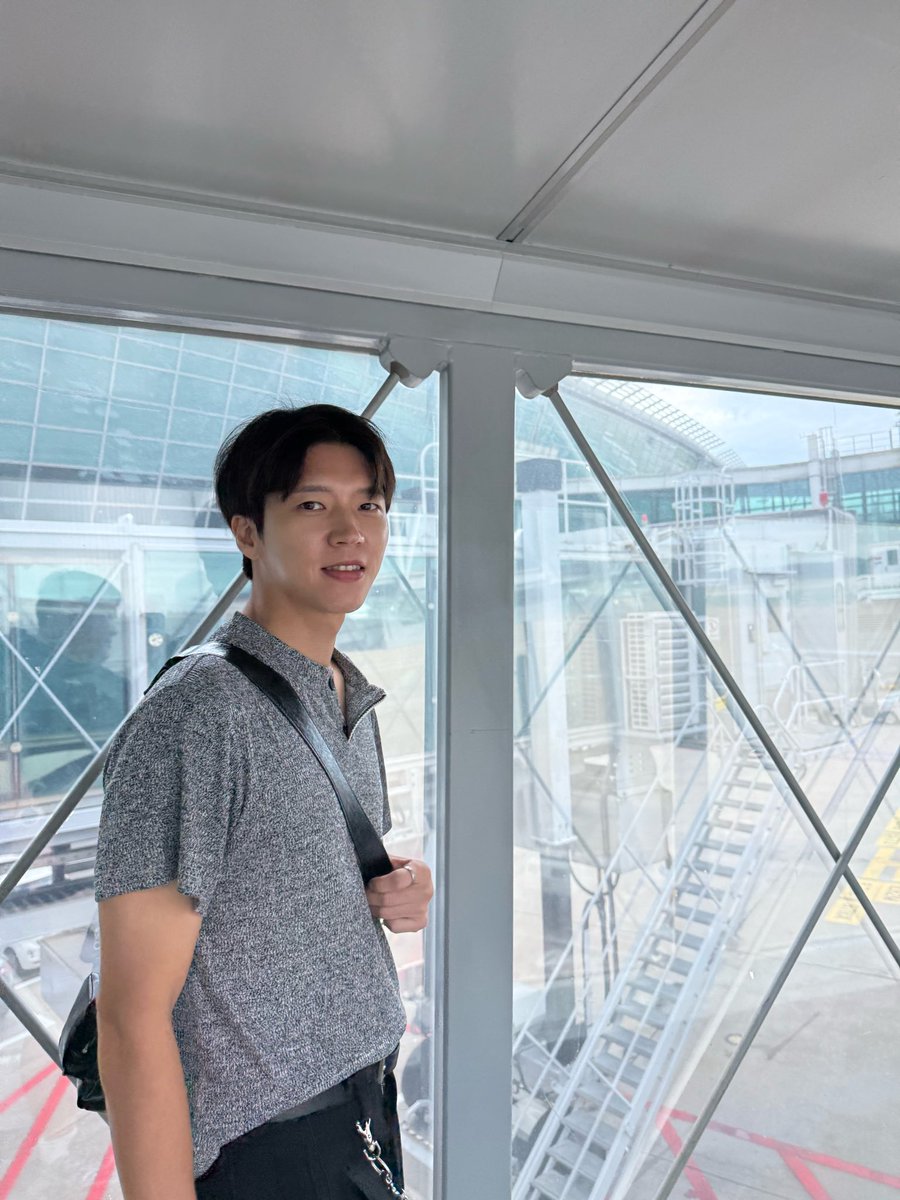 우혀니야 남친짤 개쩐다고요…미쵸 징쨔ㅜㅜ