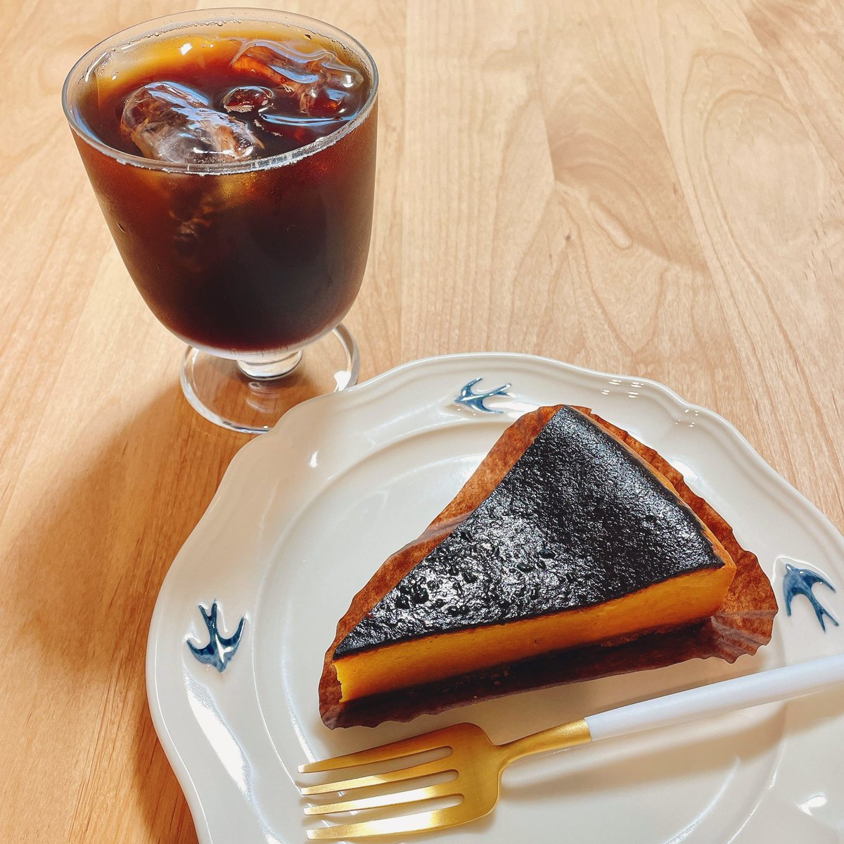 毎年楽しみにしているスタバのパンプキンバスチー🎃❣️キャロケもそうだけど、スパイスきいたスイーツ好きすぎる