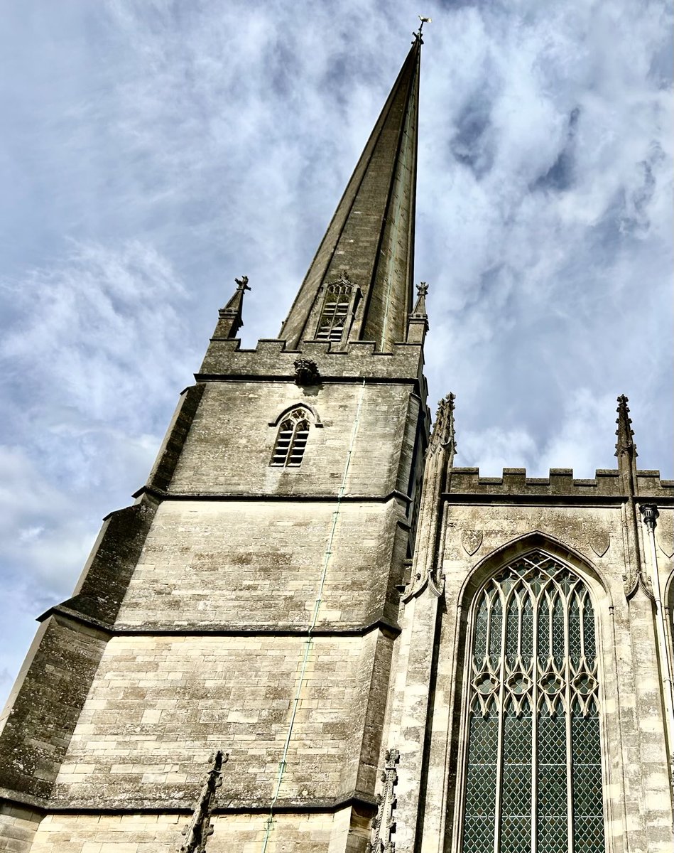 cfranklinlamble's tweet photo. The famous spire of St Mary’s, Tetbury, Gloucestershire. Rebuilt in 1891 reusing the stones from the earlier 14C building. #SteepleSaturday https://t.co/5mV6nK947y
