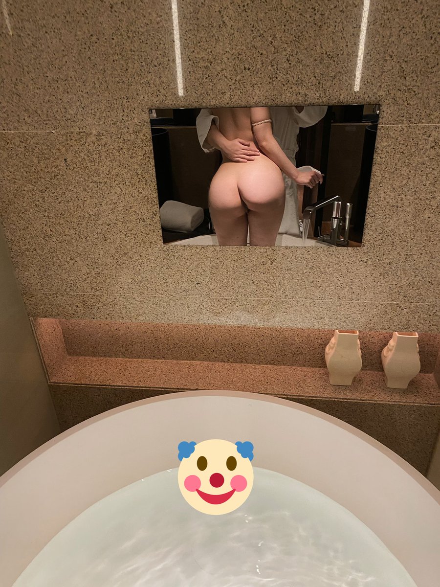 sebbrina tweet media