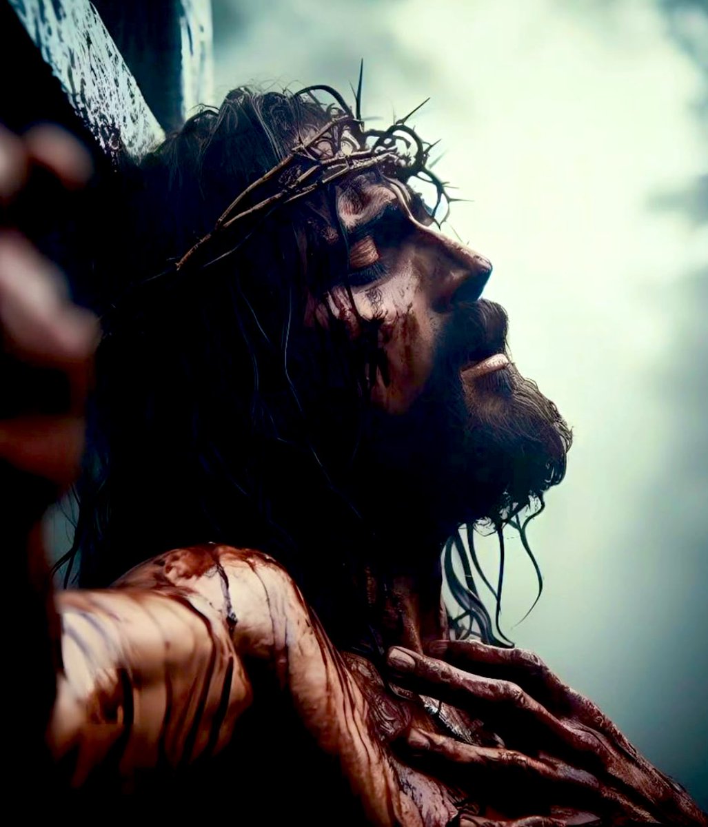 في ليلة عيد الصليب، أشهدُ أني لن أرى حباً أعظم وأقوى من حبك لنا فوق الصليب المقدس.. يا ربنا يسوع المسيح، يا من جعلت خشبة الصليب علامةً لانتمائنا وخلاصنا، نلتجئ إليك ونتضرع أن تباركنا وتحمينا.. وسيبقى الصليب المقدس علامةَ انتصارنا، يا من غلبت الموت والعالم بصليبك #عيد_الصليب