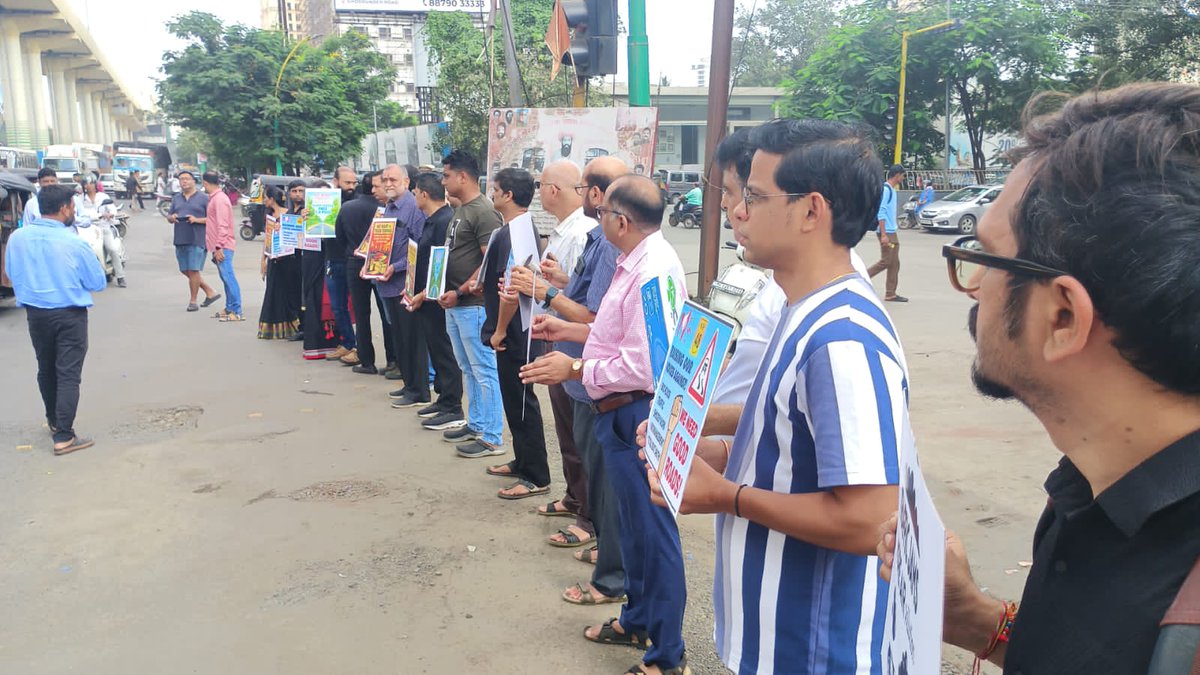 #Thane: #Ghodbunder residents staged agitation Fri demanding safe, pothole free commute, stopping truck movement during day: highway is crucial inter state link but city motorists forced to use it, jostle for space wt trucks as planners failed to provide seperate corridor