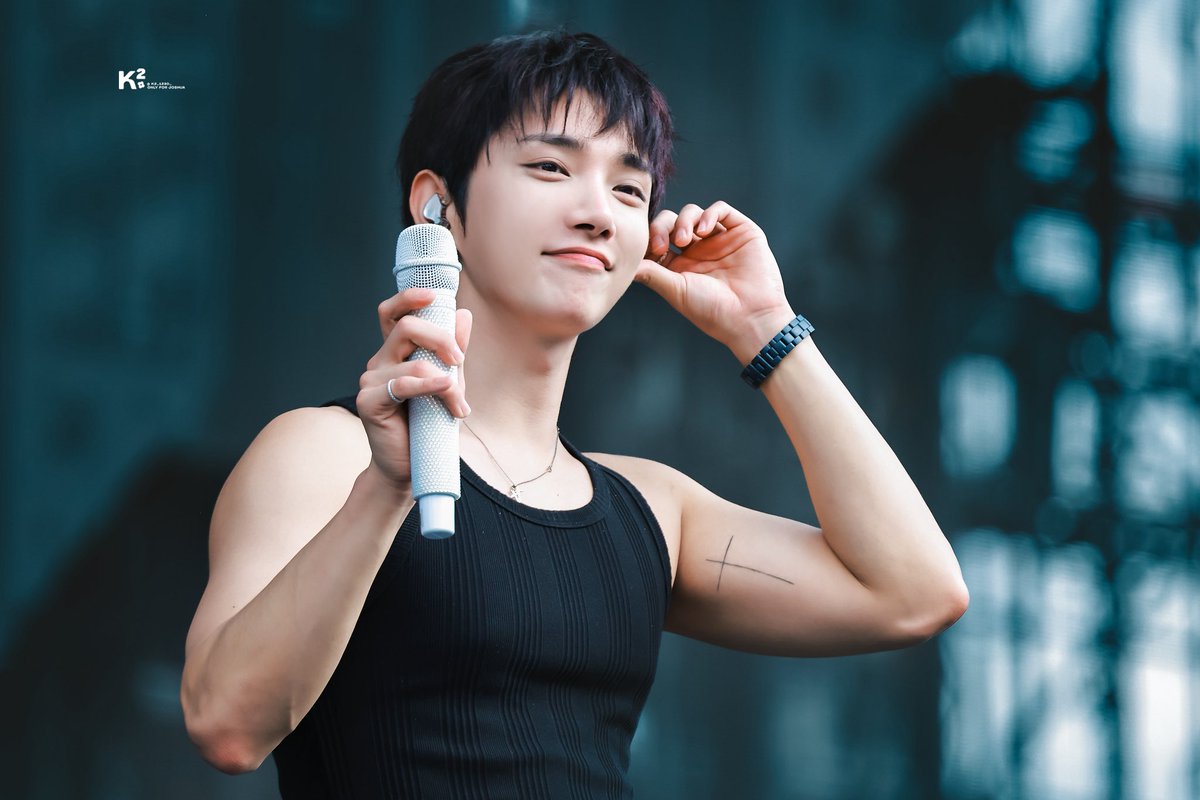 K2_1230_'s tweet photo. 250913

✝️💕

#조슈아 #홍지수
#ジョシュア #JOSHUA 
#세븐틴 #SEVENTEEN

HD🔗：https://t.co/GgTtPUHMSz https://t.co/Jwa1mFPRIW