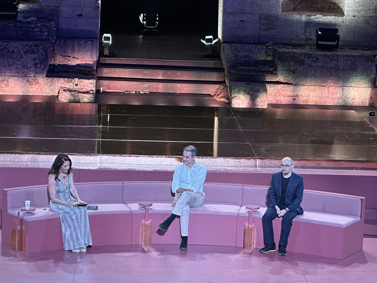 Atina Herodus Atticus Odeonunda Başbakan Mitsotakis, Nobel ödüllü Google DeepMind kurucularından Demis Hassabis ve Endeavor’ün kurucusu Linda Rottenberg’in yapay zeka, fırsatlar, kaygılar, etik değerler ve demokrasiye etkisi sohbetini büyük ilgiyle izledik.#endeavor #AI