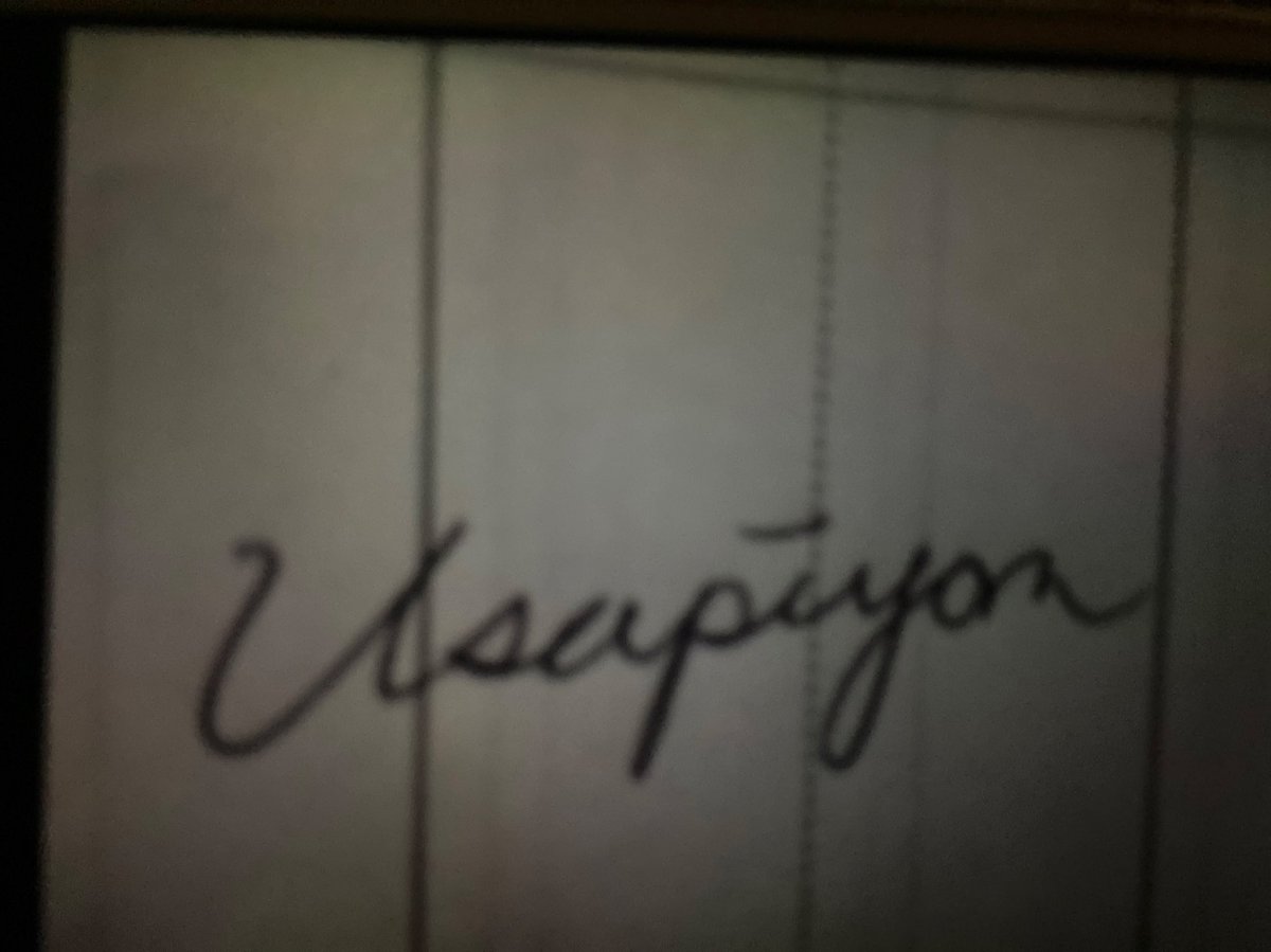 筆記体覚えてなすぎて死んだwなんか昔のノートみてたら筆記体でサインの練習してた私(黒歴史)がいたので英語に書いてみた