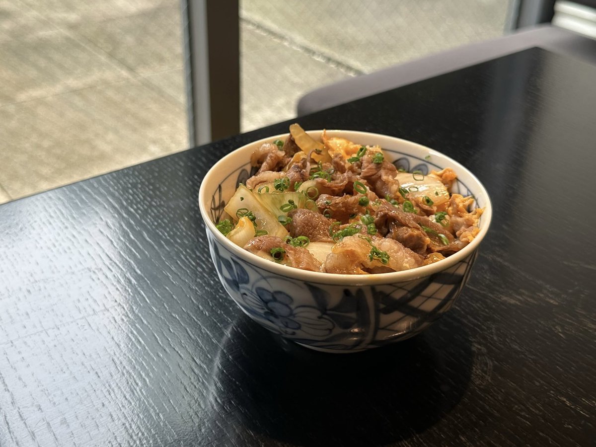 【PR】
mizkan「麺＆鍋大陸 牛すき鍋スープの素」を監修しました。

牛脂×鰹×昆布の旨みで、甘辛くコク深い“本格すき焼き”をこの一本で再現。
すき焼きはもちろん、うどん・煮物・丼まで幅広く使えます🍲

Amazonでも購入可👉 amzn.asia/d/5OdnOZf

「すき焼きを、化けさせる」挑戦を続けます。