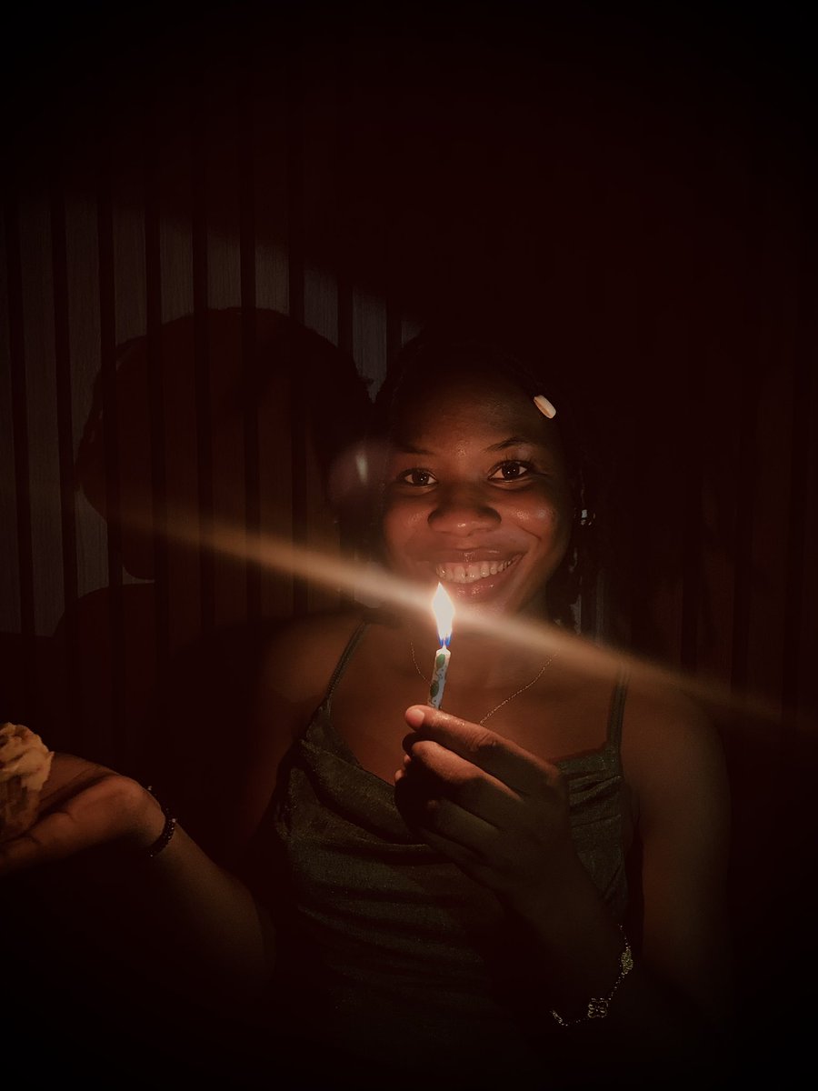 castro_xoxo1's tweet photo. 🧁🎉
#phonephotographer https://t.co/hbptUhwmmR