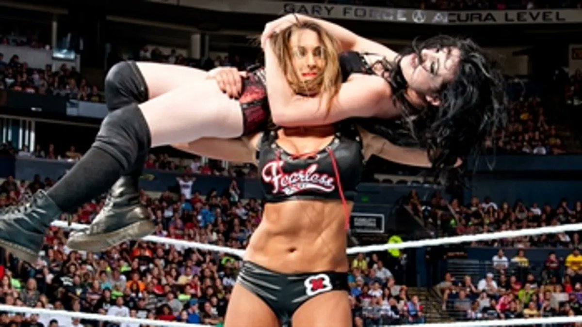 ᴛᴏᴏ ʟᴇɢɪᴛ ᴛᴏ Qᴜɪᴛ. (not @nikkiandbrie) tweet media