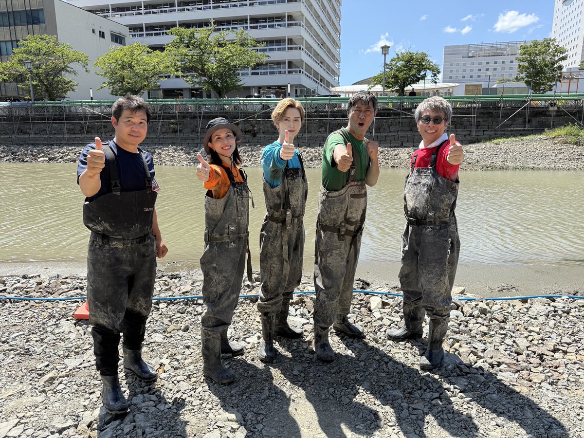 iketvtokyo's tweet image. #池の水ぜんぶ抜く大作戦！明日夕方６時３０分放送

東京ど真ん中 #細川庭園 の水抜きに #近藤真彦 が衝撃初参戦🔥#国仲涼子 も泥だらけで生物調査に果敢に挑戦！#福井城 では400年前の超貴重なお宝オンパレード‼️

#犬飼貴丈 #池田匡志  #尾形貴弘 (#パンサー)#NANA(#MAX)