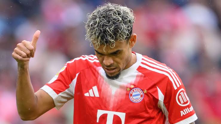 iMiaSanMia's tweet photo. Should Luis Díaz score against HSV today, he’d become only the fourth new signing at Bayern to get a goal in each of his first three Bundesliga appearances, after Ruggiero Rizzitelli (1996), Luca Toni (2007) and Mario Mandžukić (2012). #FCBHSV https://t.co/SXaGEdWGbt