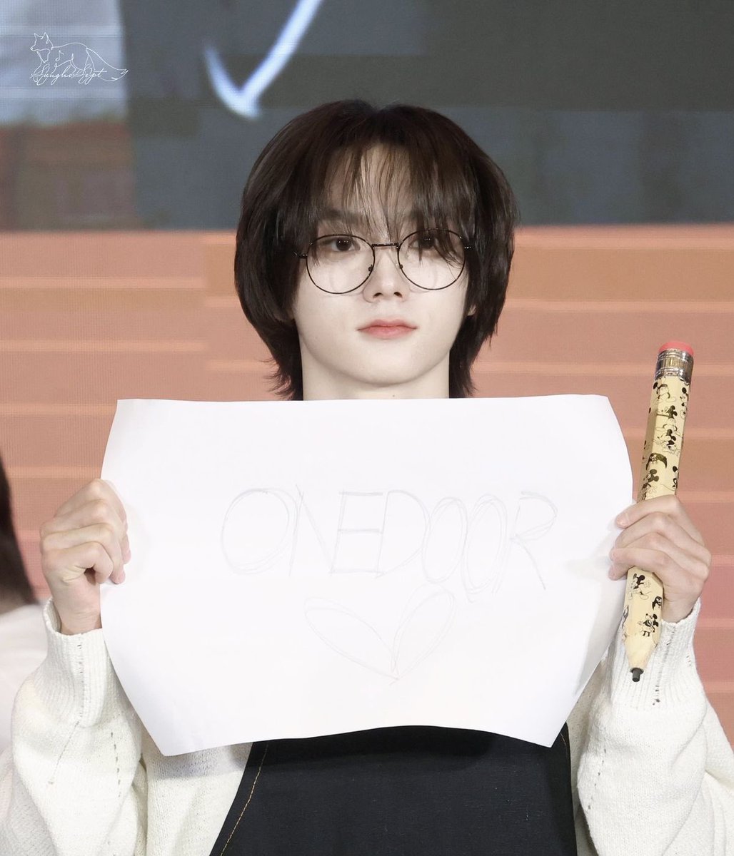 안경쓴 성오가 조아