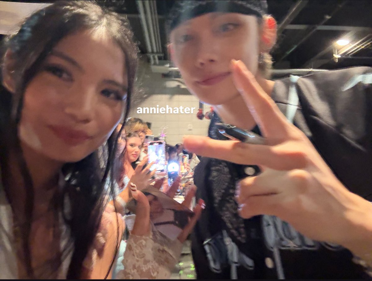 anniehater's tweet photo. yawnnie meet up finally happened🫶🏻 #TXT_TOUR_ACTTOMORROW #TXT_TOUR_ACTTOMORROW_LA https://t.co/MP1fHYHJce
