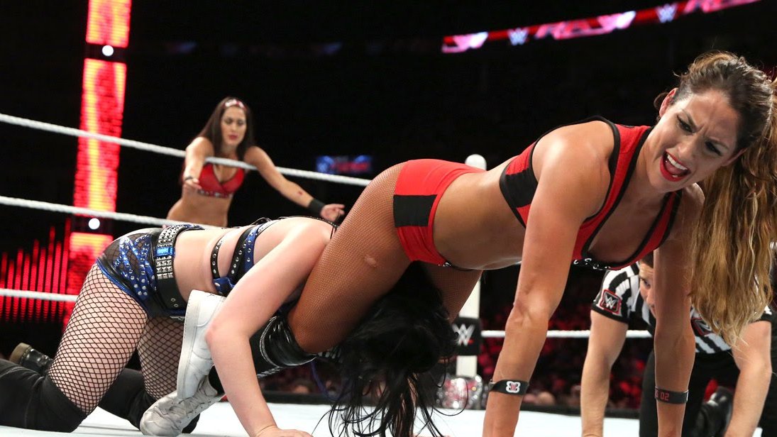 ᴛᴏᴏ ʟᴇɢɪᴛ ᴛᴏ Qᴜɪᴛ. (not @nikkiandbrie) tweet media