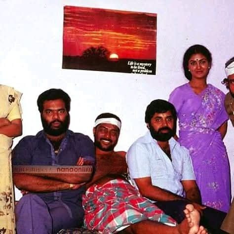 MegastarUpdatez's tweet image. മമ്മൂട്ടി -ജോഷി- ഡെന്നീസ് ജോസഫ് ബ്ലോക്ക്ബസ്റ്റർ കൂട്ടുകെട്ട് തുടക്കം,🔥

40 Year's Of #Nirakoottu 🥹

#Mammootty𓃵 #Joshi #DennisJoseph #Nirakoottu